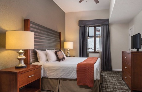 Park City Complejo | Mountain Side Resort con capacidades directas de entrada / salida de esquí con piscinas cubiertas y 2 jacuzzis al aire libre