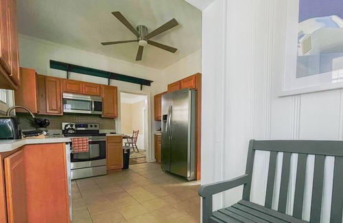 Ellenville Otro | Mountain Top Farmhouse near Minnewaska: Hot Tub, Fireplace & Fire Pit