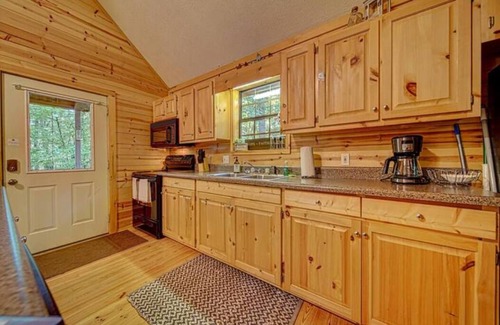 Blairsville Casa | Mountain Top Retreat - Secluded Mountain Cabin close to North Carolina!