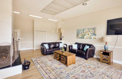 Copperhill Casa | Mountain View and Fire Pit Modern Copperhill Home