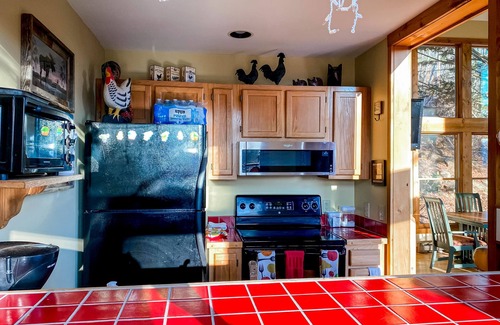 Cullowhee Cabina | Mountain view cabin with expansive deck, balcony, & fireplace - dogs OK