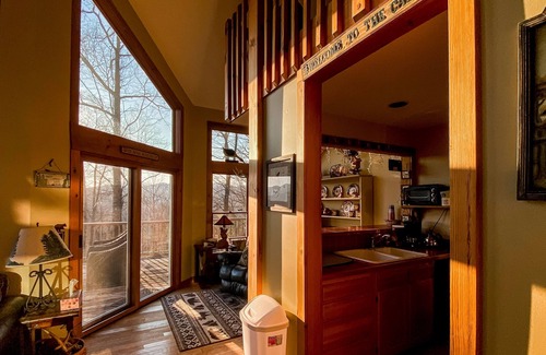 Cullowhee Cabina | Mountain view cabin with expansive deck, balcony, & fireplace - dogs OK
