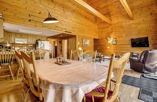 Strong Cabina | Mountain-View Deck! Cabin By Mt Abraham Skiing