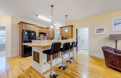 Swannanoa Casa | Mountain View Getaway Near Town with High-Speed WiFi and Private Balcony