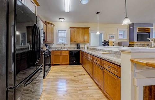 Swannanoa Casa | Mountain View Getaway Near Town with High-Speed WiFi and Private Balcony