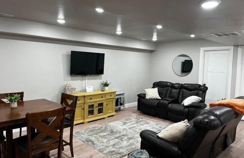 Monroe Casa | Mountain View Lodging