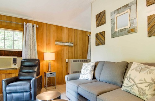 Pisgah Forest Cabina | Mountain-View Pisgah Forest Getaway w/ Fire Pit!