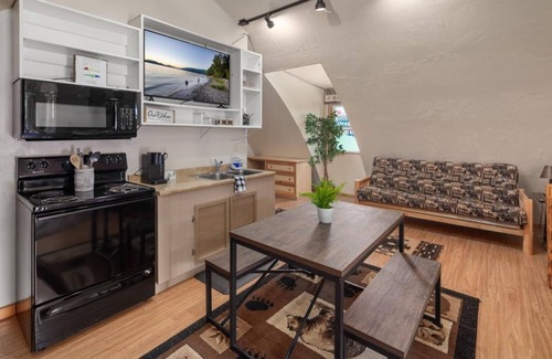 Coram Apartamento | Mountain View Studio! 6 Miles to Glacier!