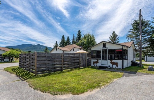 Twin Mountain Cabina | Mountain views Hiking by Day & Hot tub by night #2