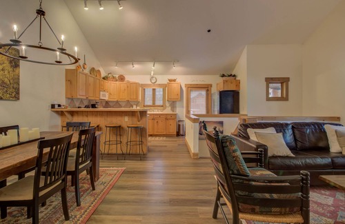 Steamboat Springs Casa | Alquiler de Barcos de Vapor de Alta Calificación: Casa de Montaña Espaciosa, Jacuzzi Privado y Terraza