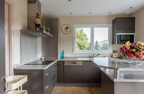 Fresse-sur-Moselle Villa | villa de montaña con piscina y jacuzzi para relajarse en familia o con amigos.
