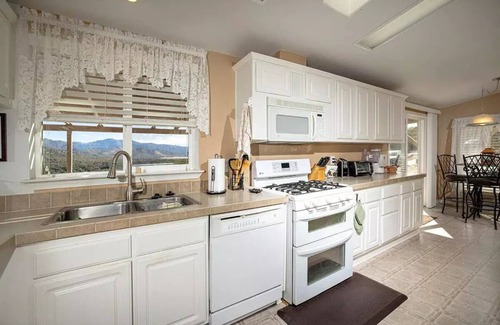 Warner Springs Otro | Mountain Vineyard Retreat.