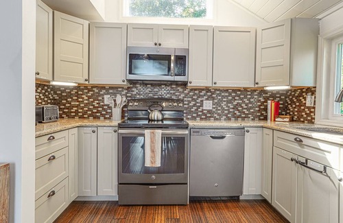 Hendersonville Cabaña | Mountain Vista Retreat in Hendersonville, NC