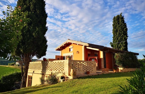 Montefiore dell'Aso Apartamento | Mountains and sea.... Vacation apartment with a view