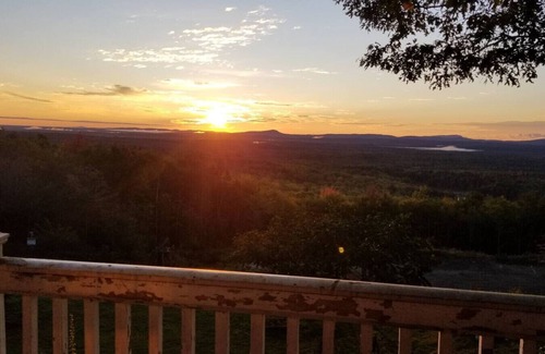 Liberty Cabina | Mountainside Cabin" Bigfoot Retreat"