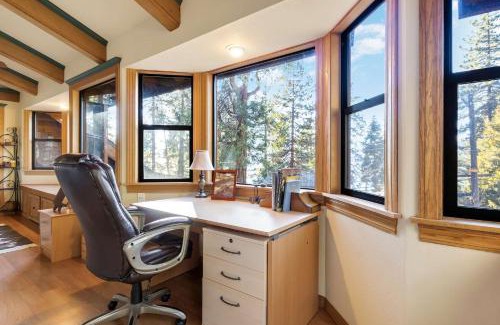 Brockway Casa | Mountainside Overlook Lake Views & Hot Tub