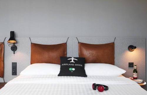 Grengel Hotel | Moxy Cologne Bonn Airport