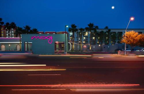 Tempe Hotel | MOXY Phoenix Tempe/ASU Area