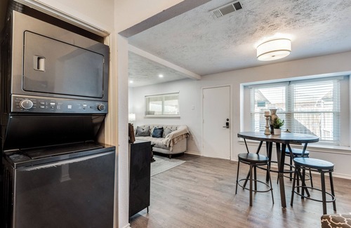 Grand Prairie Apartamento | Mpressive Getaway-Home Away From Home!