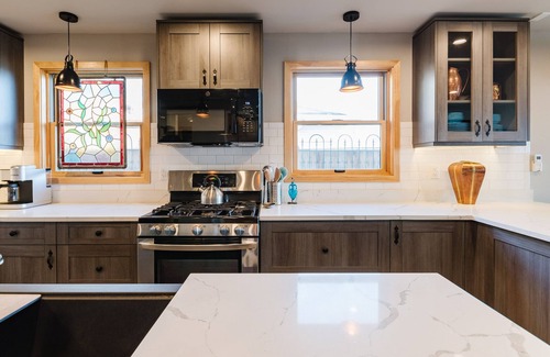 Jerome Casa | Mrs. Garcia's Bungalow W/ Captivating Views