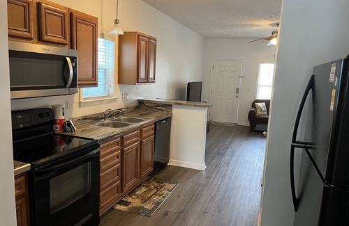 Myrtle Beach Cabaña | MRV13S, cabaña de 2 dormitorios en Myrtle Beach, a 1 cuadra de la playa.