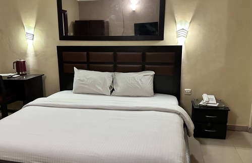 Ikeja Hotel | Msquare Whitehouse Hotel