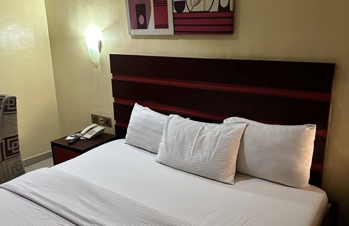 Ikeja Hotel | Msquare Whitehouse Hotel