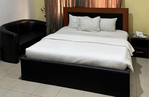 Ikeja Hotel | Msquare Whitehouse Hotel