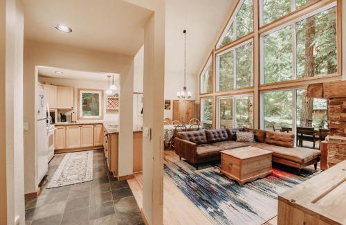 Glacier Casa | Mt Baker Lodging Cabin 40GS is a Classic NW cabin