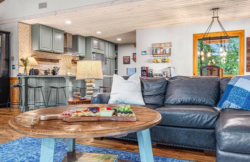 Cashiers Casa | Mt Getaway: Amazing Views, Hot Tub & Fire Pit on 10 acres, 4 miles to Cashiers!