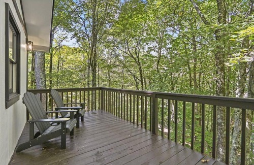 Beech Mountain Chalet De Esquí | Mtn Oasis! HotTub! Pets Approved! 5min to Ski!
