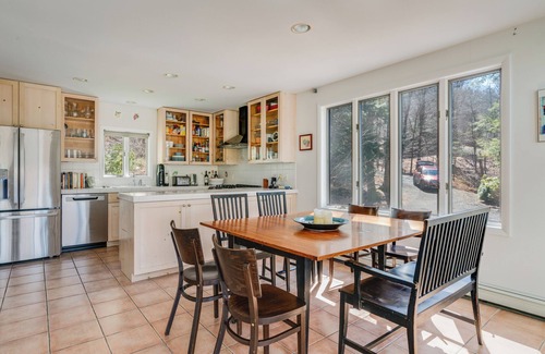 Shady Casa | PERFECT FAMILY RETREAT 4 Br, Heated Pool, Hot Tub, Minutes to Town, Pvt, Quiet