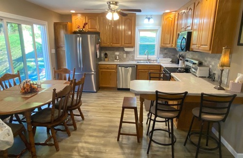 Sparta Casa | Mtn Secret Farm House, Privacy, River, Firepit, Deck, Fishing, Hiking, Outdoors.