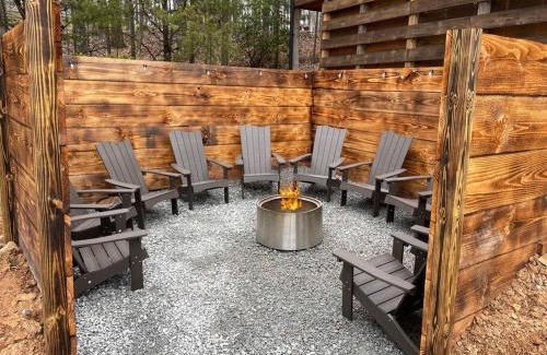 Morganton Casa | Mtn View Hot Tub Firepit Game Rm 10min to Blue Ridge