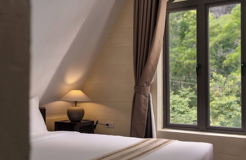 Hoa Lu Hotel | Mua Valley Lodge