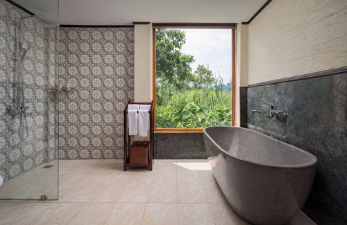 Hoa Lu Hotel | Mua Valley Lodge