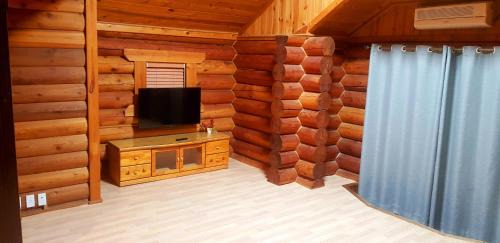 Seolcheon-myeon Casa | Muju Log House Pension