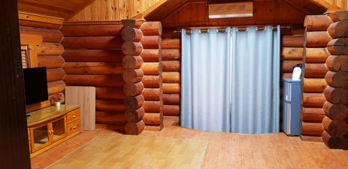 Seolcheon-myeon Casa | Muju Log House Pension
