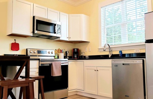 Grovetown Casa | Mulberry Cottage on 16 Acres, King Size Bed, No Pet Fee