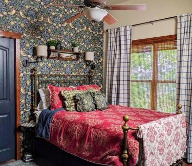 Tecumseh Casa | Muleshoe Cottage