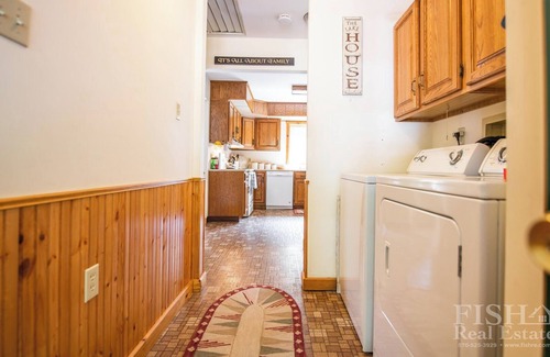 Laporte Casa | "Mulrooney's" es una casa estilo rancho que ofrece todo en el nivel principal en Lake Mokoma