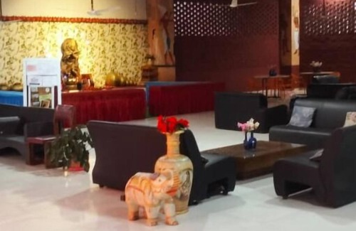 Kambare Complejo | Murlee Pure Veg Resort