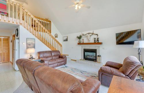 Upper Peachtree Casa | Murphy Cabin with Deck and Sweeping Mountain Views!