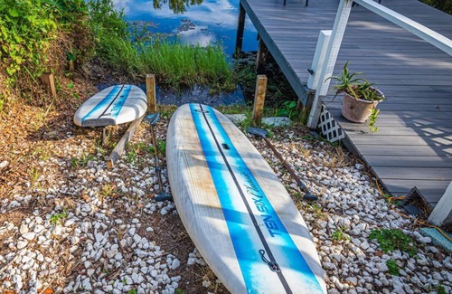 Odessa Casa | Murphy's Cove Retreat - Lakeside Hot Tub Included