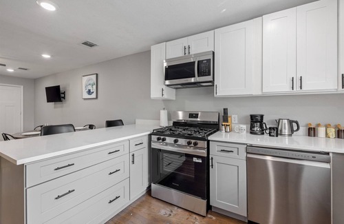 MacGregor Apartamento | Museums Cozy Med Center Apt | BBQ Fire Pit Games