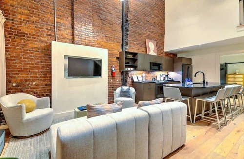 Arts District Apartamento | Music City Retreat, 2BR Historic Home - Walk to DT