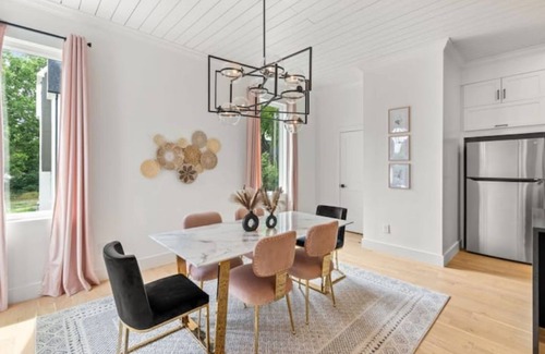 Hope Gardens Casa | Music City Townhome, Skyline View From Rooftop, Perfect For Longer Stays