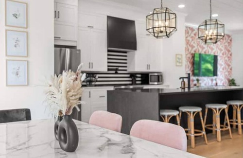 Hope Gardens Casa | Music City Townhome, Skyline View From Rooftop, Perfect For Longer Stays