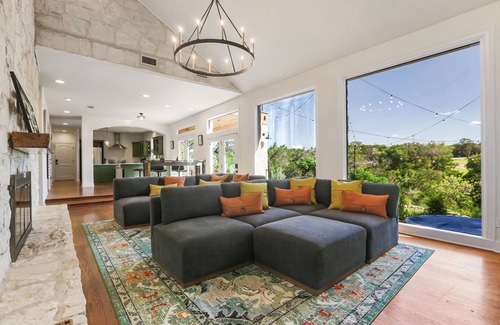 Oak Shores On Lake Austin Casa | Music Festival - Hiking - Scenic - Pools - Lake - Sleeps 16