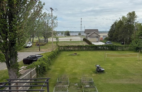 Muskegon Apartamento | Muskegon Lake View Loft studio/kitchenette